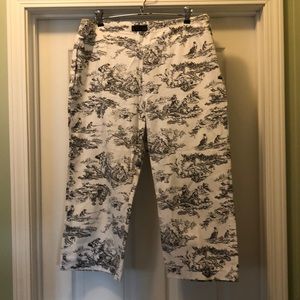 Black & white toile capris.